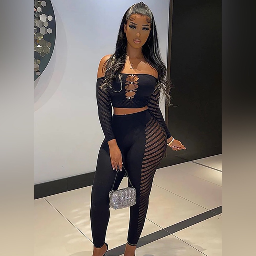 24 hrs ONLY $13!! BLACK NETTED LEGGINGS 2PC OUTFIT